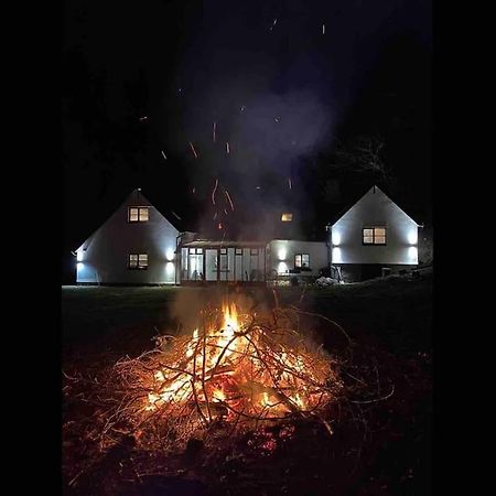 Bear Cottage, Tyn Y Cwm Eglwys-Fach المظهر الخارجي الصورة